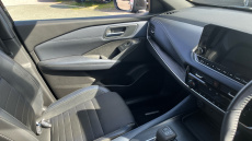 Nissan Qashqai 1.3 DiG-T MH 158 Tekna 5dr Xtronic Petrol Hatchback